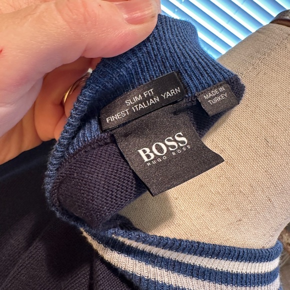 Like New Hugo Boss Men Navy Blue & White/Blue Slim Fit Sexy Muscle Hug Sweater - Picture 11 of 12
